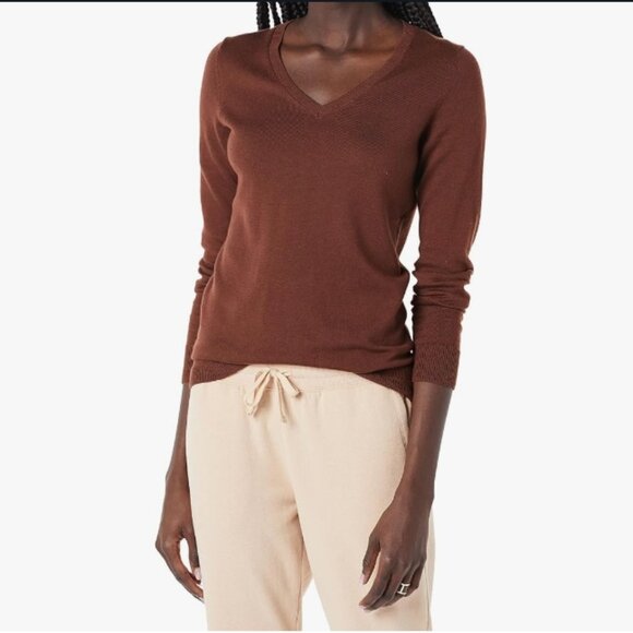 Amazon Essentials Women's Classic-Fit Lightweight Long-Sleeve V-Neck Sweater - Picture 1 of 1